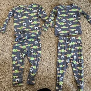 Kids' Gray and Green Baby Yoda Pajama Set